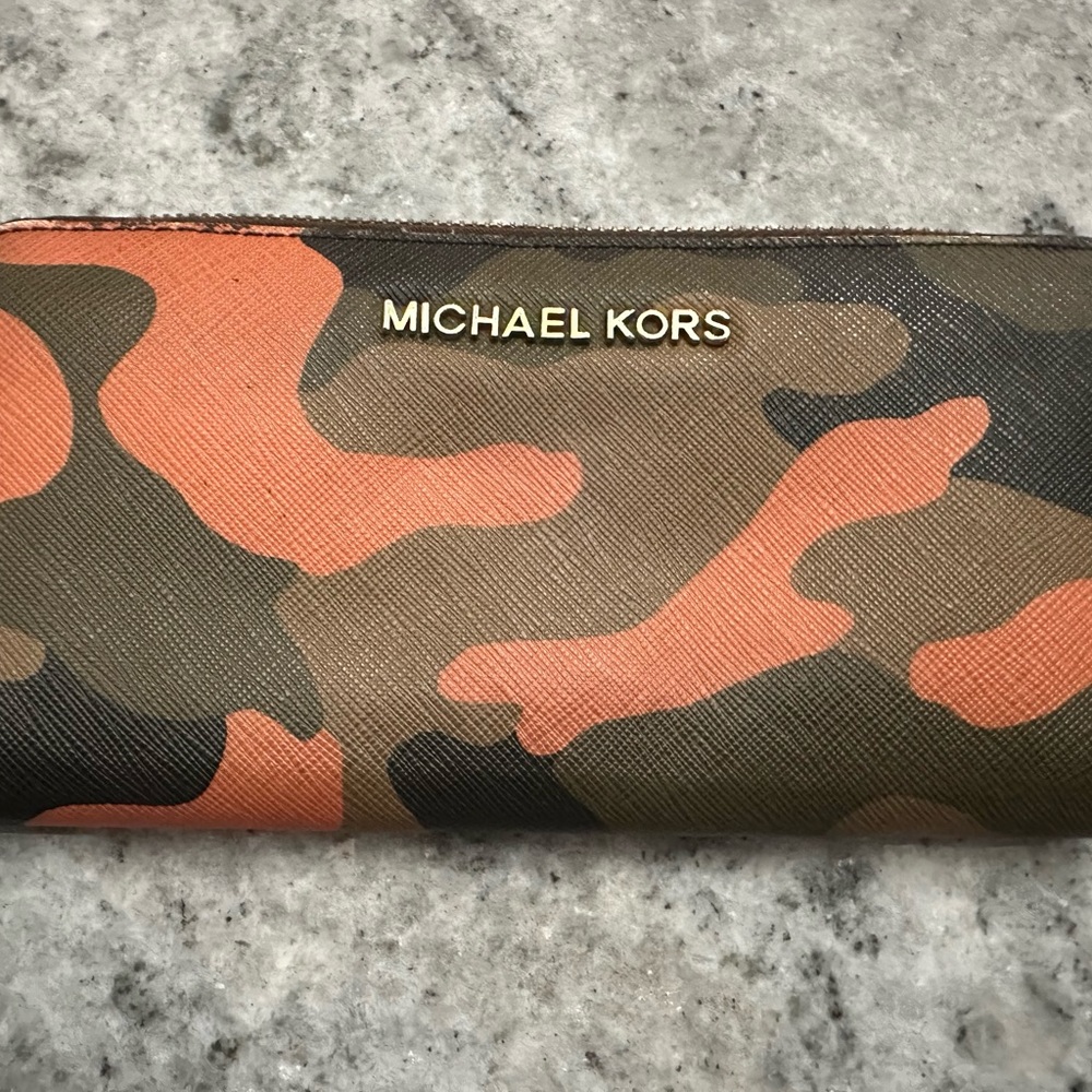 USED Michael Kors Orange Camoflauge Large Continental Wallet